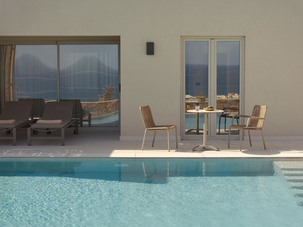 Galaxy Suites Boutique Resort — Swimming pool in Hersonissos