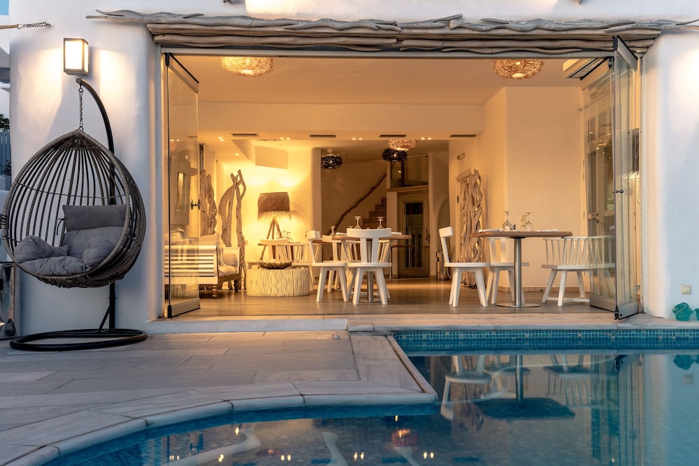 Harmony Boutique Hotel — Restaurant & bars in Mykonos Town, South Aegean