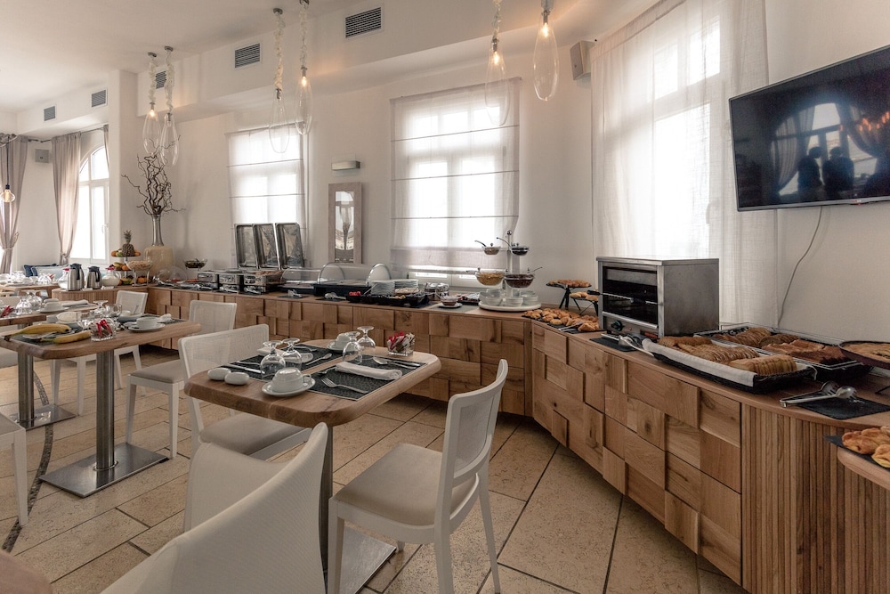 Harmony Boutique Hotel — Restaurant & bars in Mykonos Town, South Aegean
