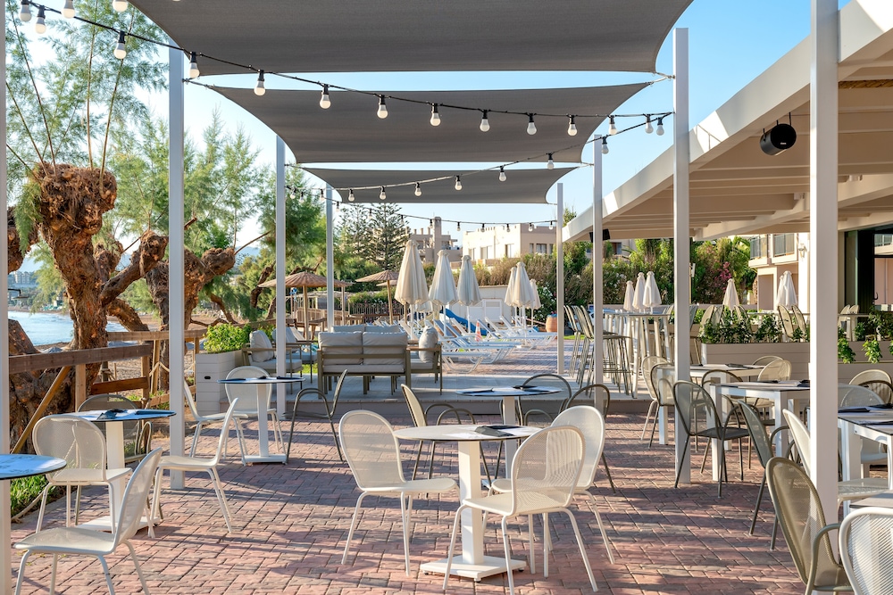 Iolida Beach by Smile Hotels — Restaurant & bars in Chania