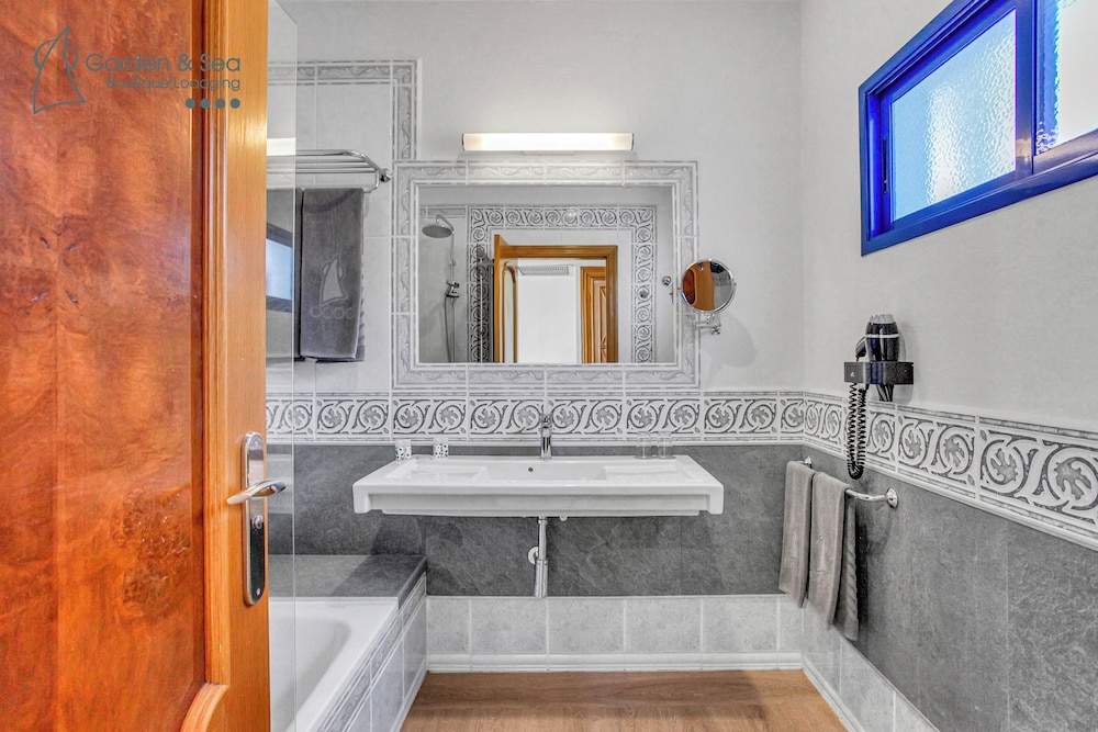 Apartamentos Garden & Sea Boutique Lodging by LIVVO — Hotel rooms in Esquinzo, Canary Islands