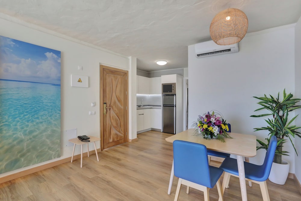 Apartamentos Garden & Sea Boutique Lodging by LIVVO — Hotel rooms in Esquinzo, Canary Islands