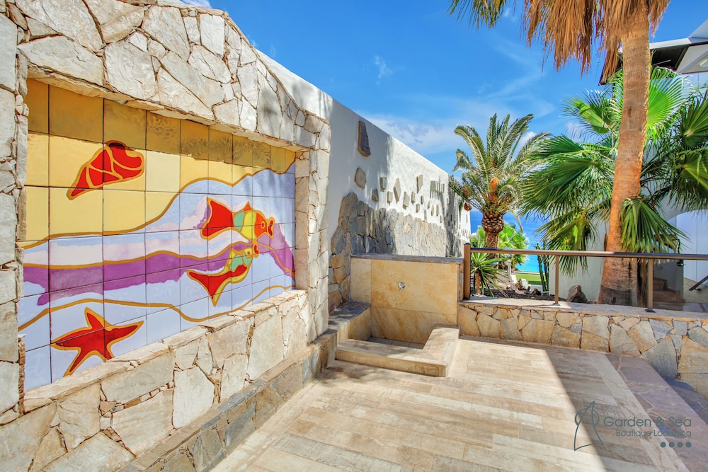 Apartamentos Garden & Sea Boutique Lodging by LIVVO — Hotel building in Esquinzo, Canary Islands