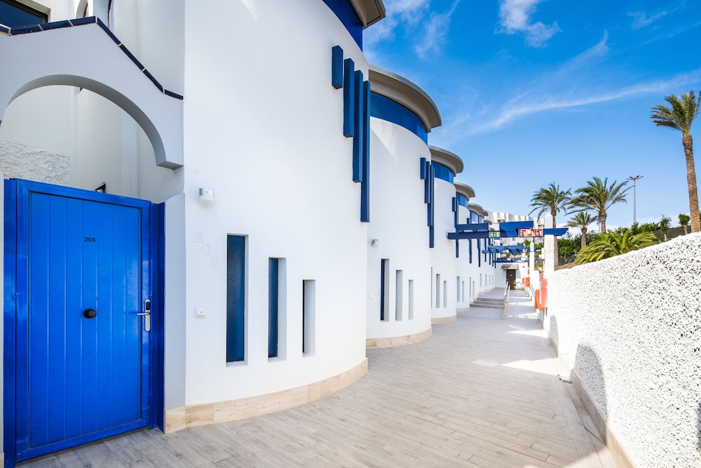 Apartamentos Garden & Sea Boutique Lodging by LIVVO — Hotel building in Esquinzo, Canary Islands