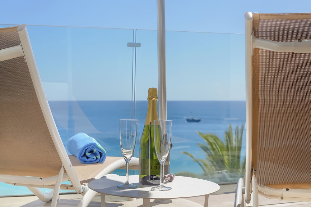 Apartamentos Garden & Sea Boutique Lodging by LIVVO — Hotel rooms in Esquinzo, Canary Islands
