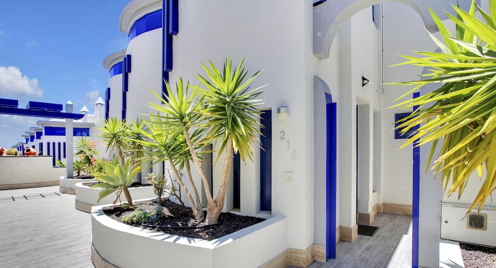 Apartamentos Garden & Sea Boutique Lodging by LIVVO — Hotel building in Esquinzo, Canary Islands
