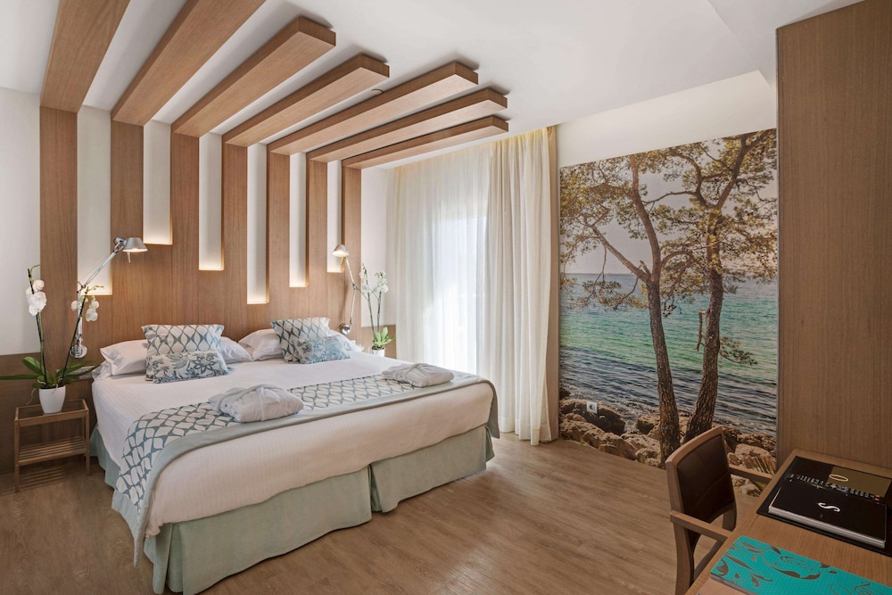 Pure Salt Garonda - Adults Only — Hotel rooms in Playa de Palma, Balearic Islands