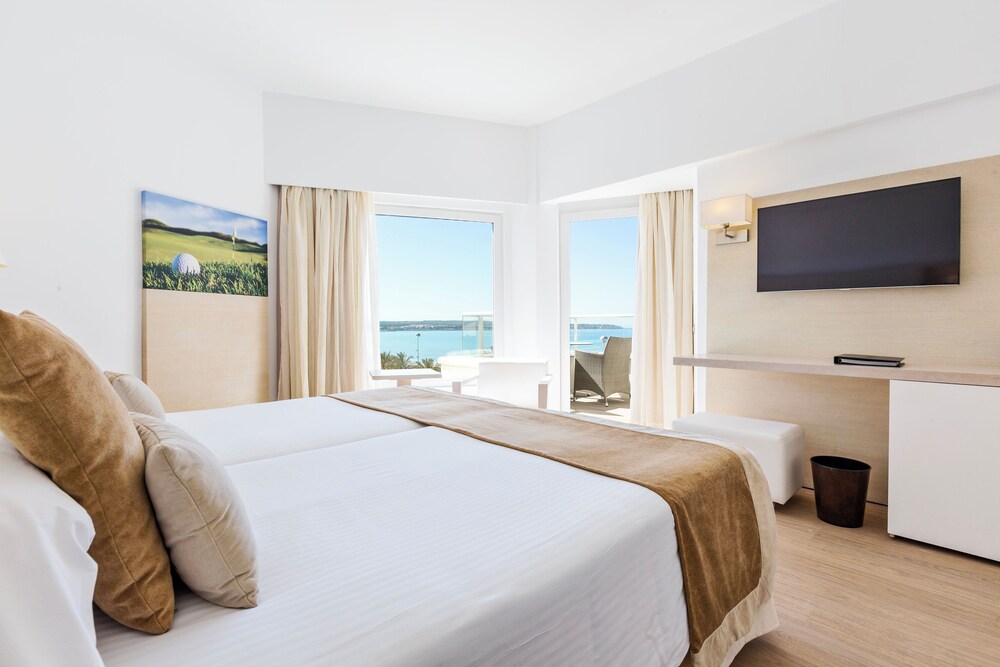 Pure Salt Garonda - Adults Only — Hotel rooms in Playa de Palma, Balearic Islands