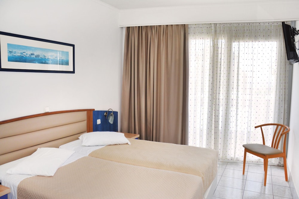 Kosta Palace — Hotel rooms in Kos Town, South Aegean