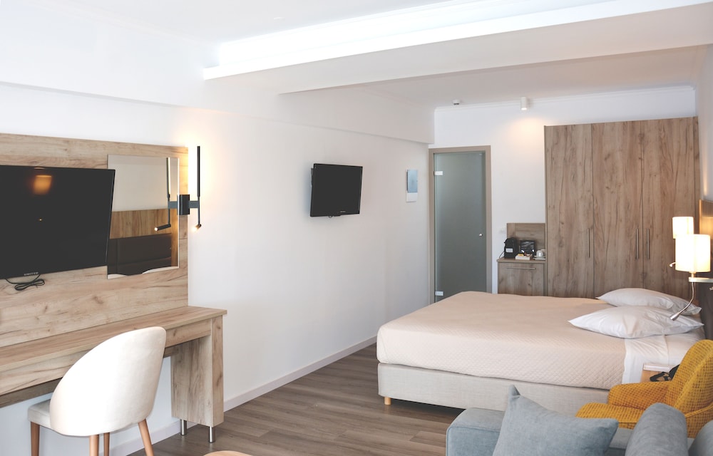 Kosta Palace — Hotel rooms in Kos Town, South Aegean