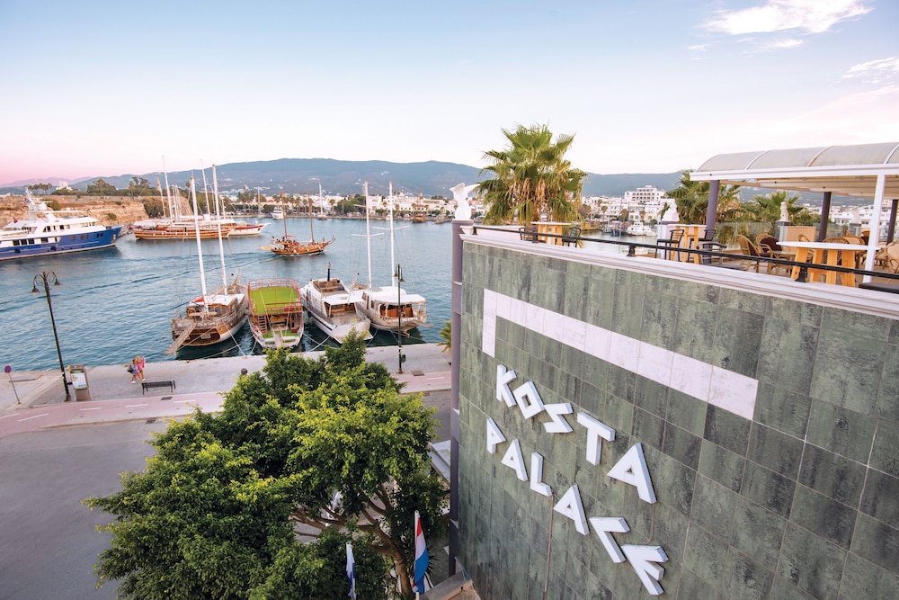 Kosta Palace — Hotel building in Kos Town, South Aegean