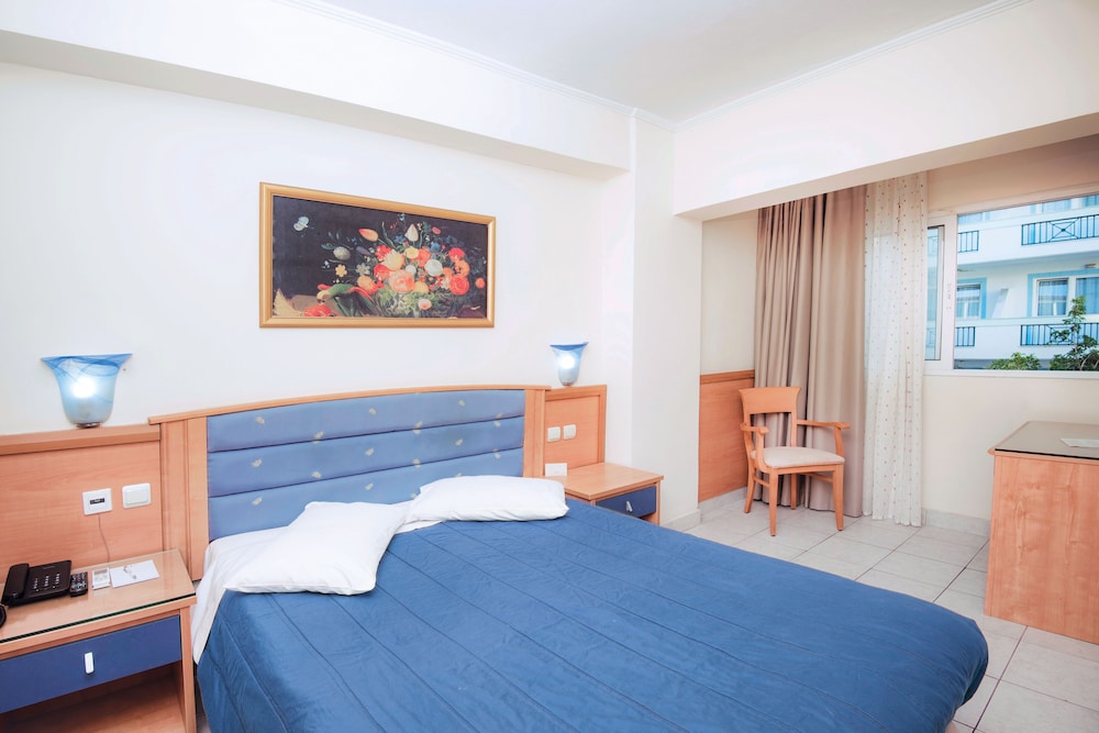 Kosta Palace — Hotel rooms in Kos Town, South Aegean