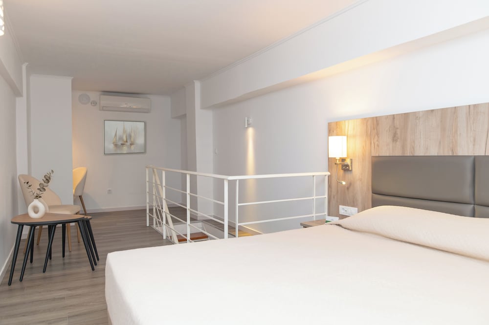 Kosta Palace — Hotel rooms in Kos Town, South Aegean