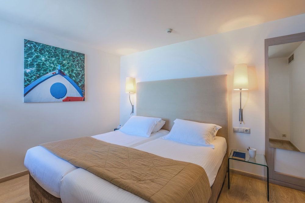Kriti Beach — Hotel rooms in Rethymnon