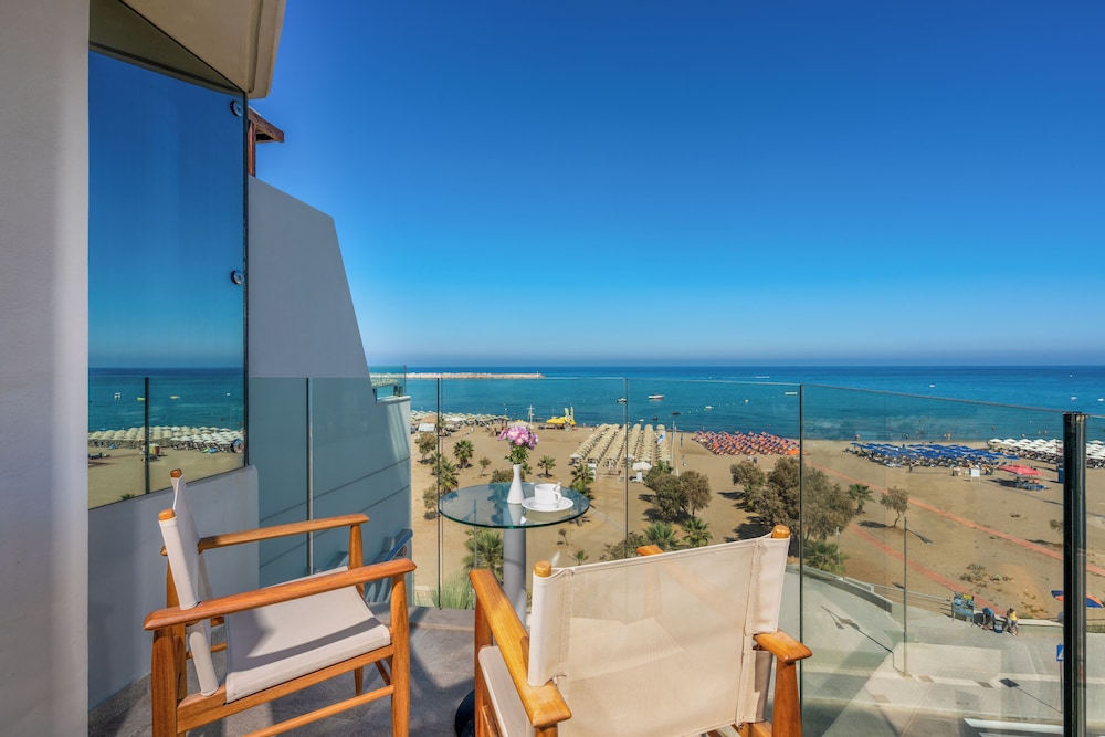 Kriti Beach — Beach in Rethymnon
