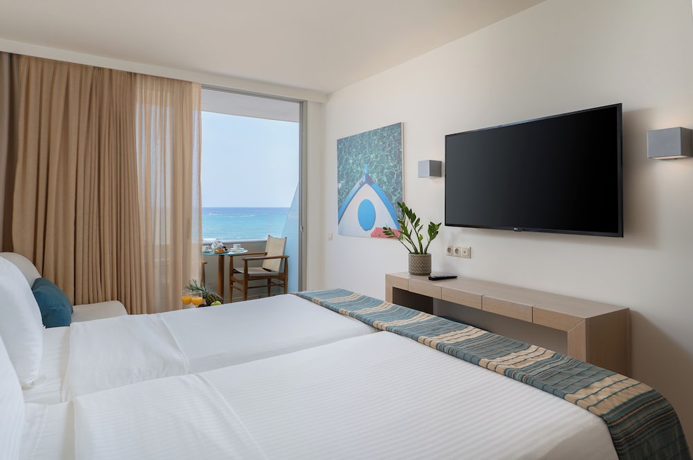 Kriti Beach — Hotel rooms in Rethymnon