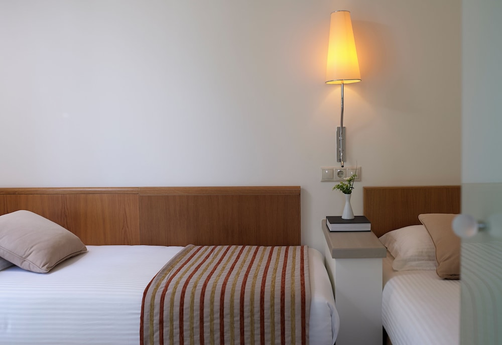 Kriti Beach — Hotel rooms in Rethymnon