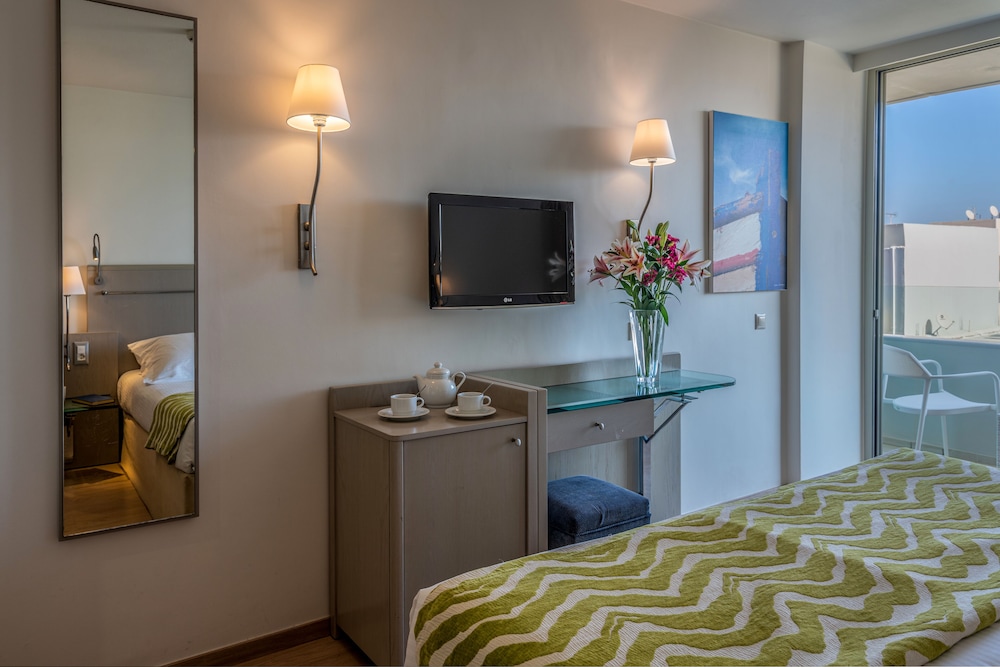 Kriti Beach — Hotel rooms in Rethymnon