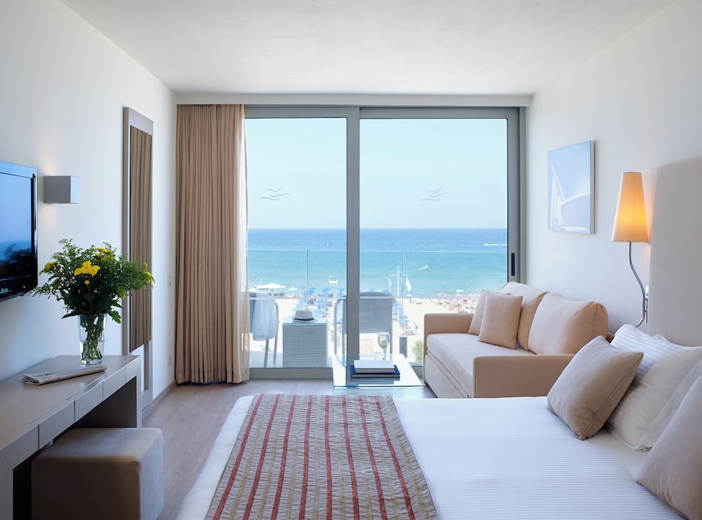 Kriti Beach — Hotel rooms in Rethymnon