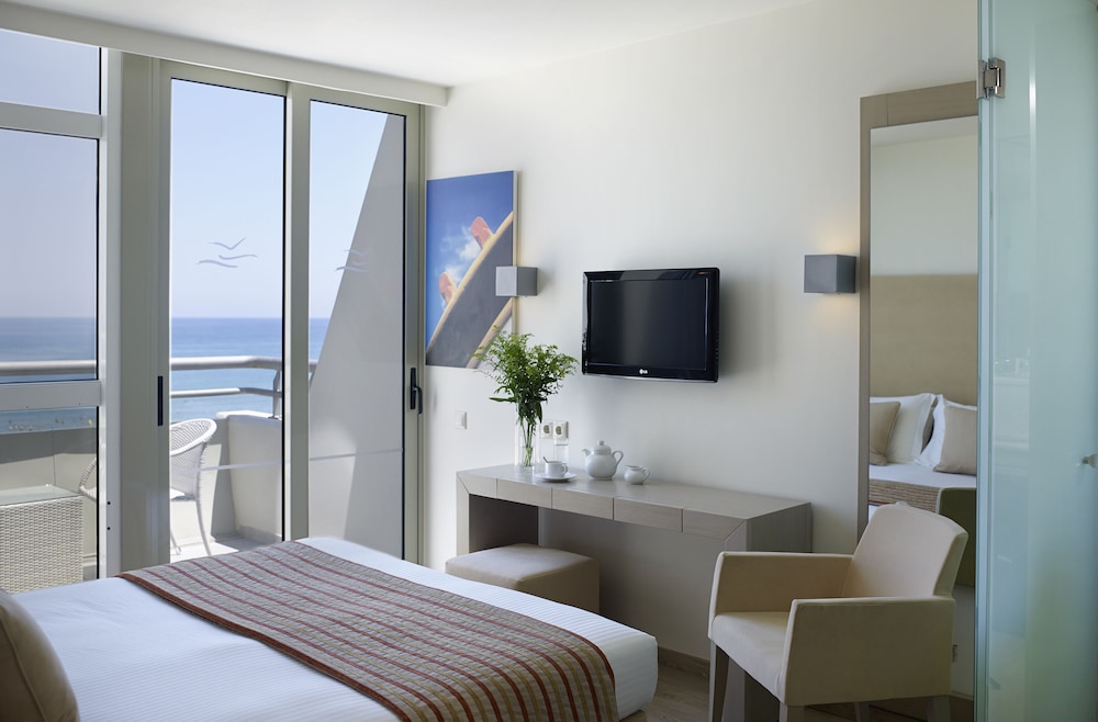Kriti Beach — Hotel rooms in Rethymnon