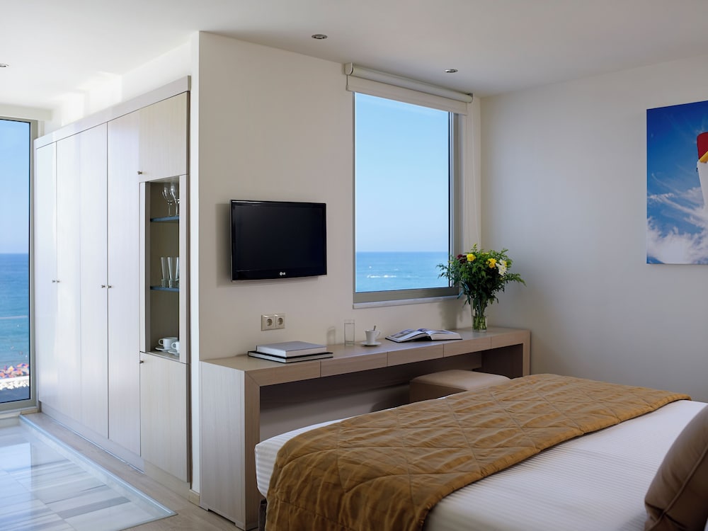 Kriti Beach — Hotel rooms in Rethymnon