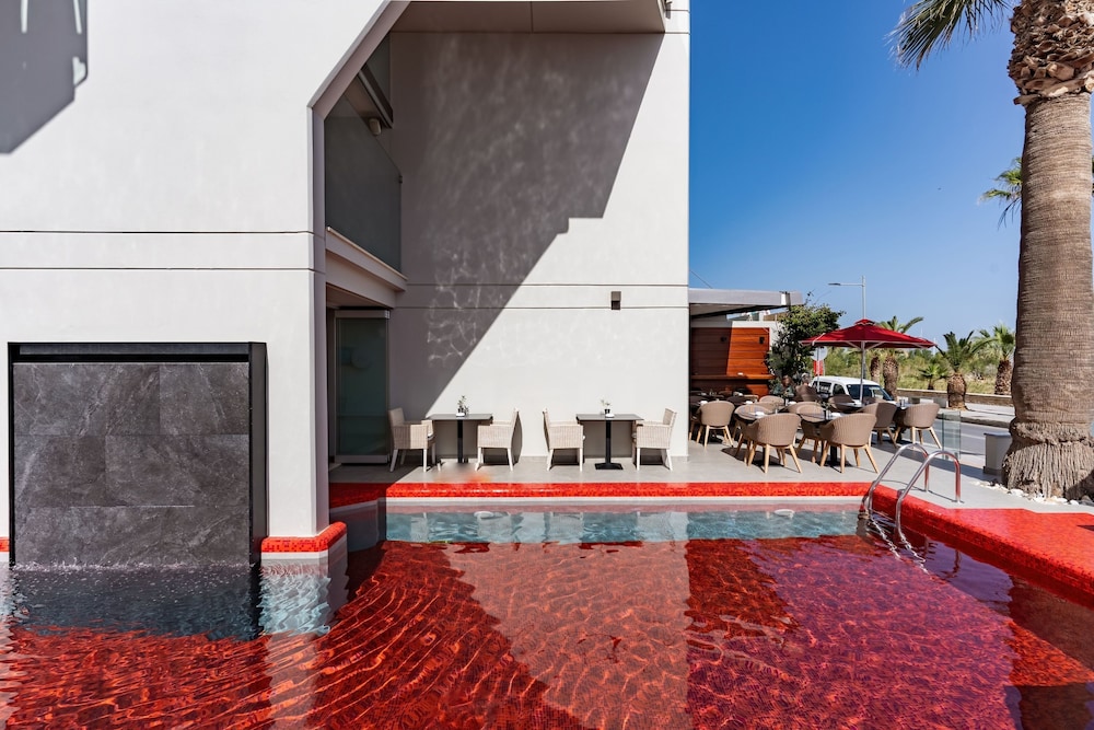 Kriti Beach — Swimming pool in Rethymnon