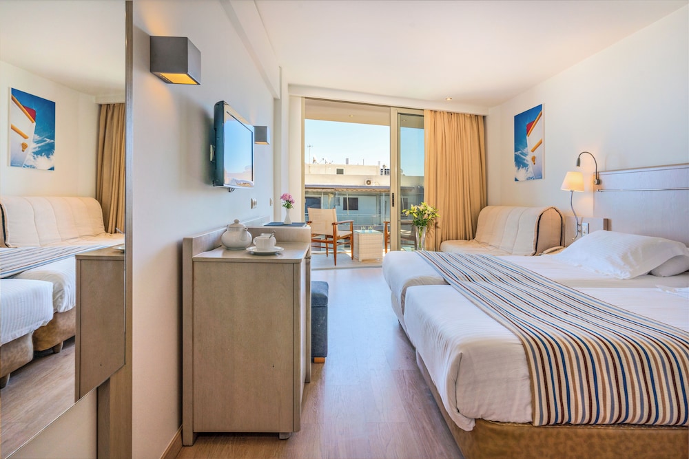 Kriti Beach — Hotel rooms in Rethymnon