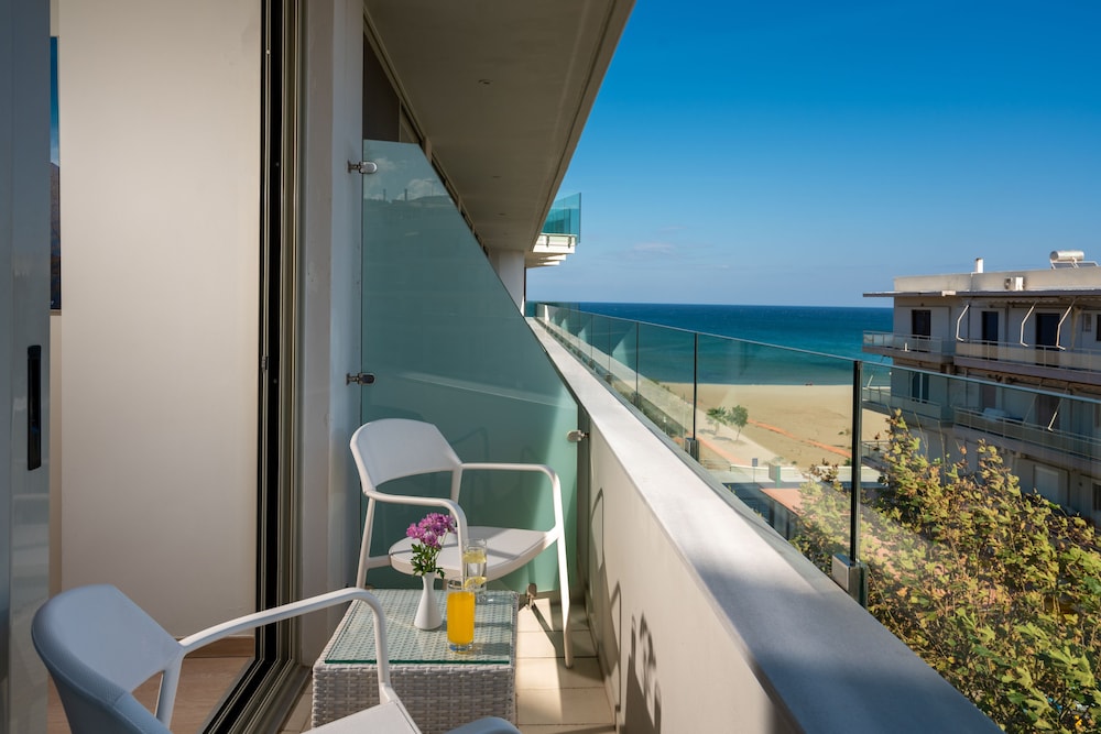 Kriti Beach — Hotel rooms in Rethymnon