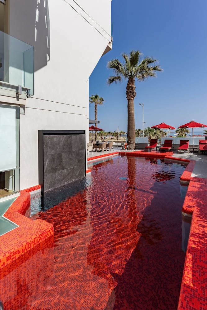 Kriti Beach — Swimming pool in Rethymnon