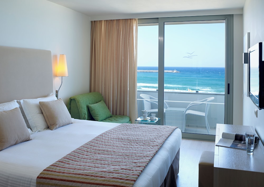 Kriti Beach — Hotel rooms in Rethymnon