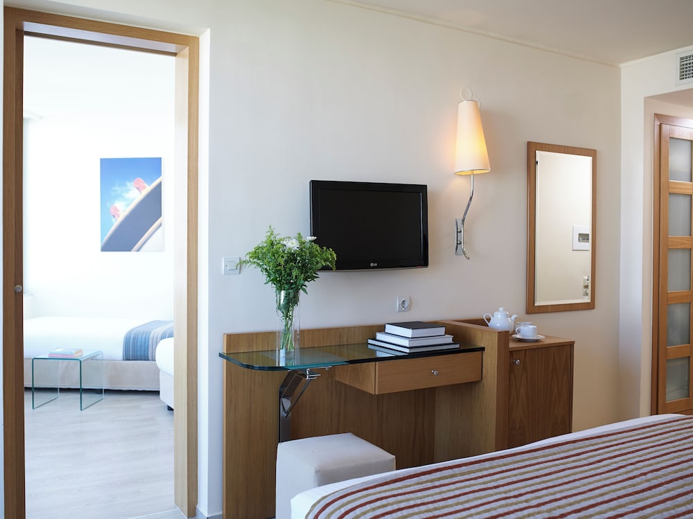 Kriti Beach — Hotel rooms in Rethymnon