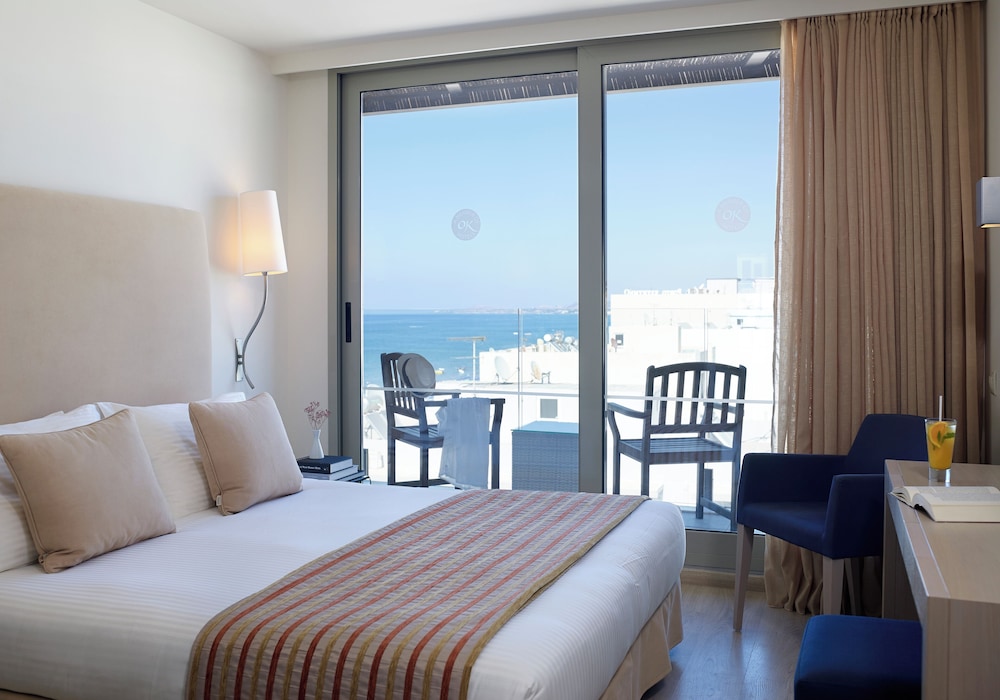 Kriti Beach — Hotel rooms in Rethymnon