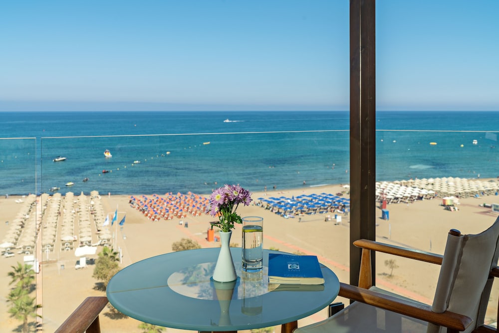 Kriti Beach — Beach in Rethymnon