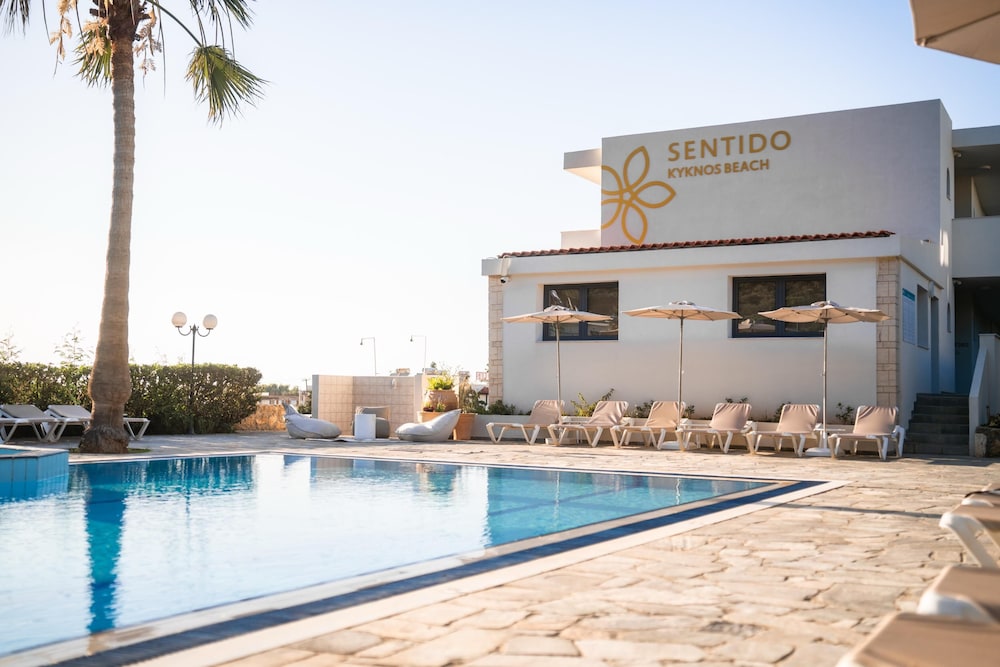 Sentido Kyknos Beach Adults Only - All inclusive — Swimming pool in Malia