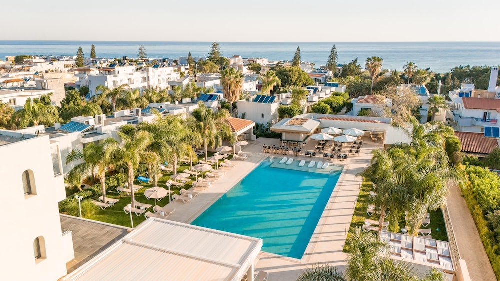Sentido Kyknos Beach Adults Only - All inclusive — Swimming pool in Malia