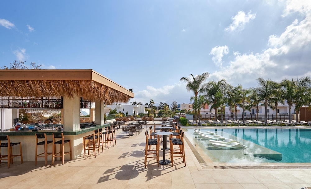 Sentido Kyknos Beach Adults Only - All inclusive — Restaurant & bars in Malia