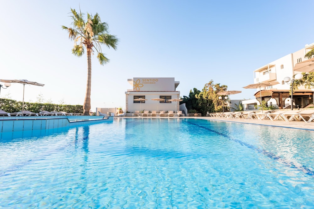 Sentido Kyknos Beach Adults Only - All inclusive — Swimming pool in Malia