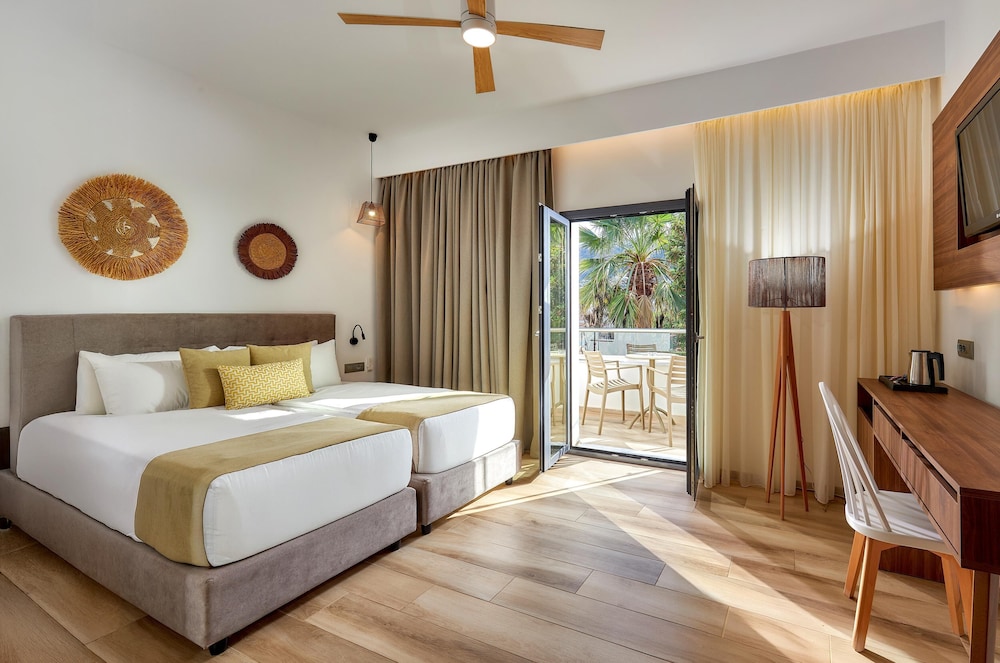 Sentido Kyknos Beach Adults Only - All inclusive — Hotel rooms in Malia