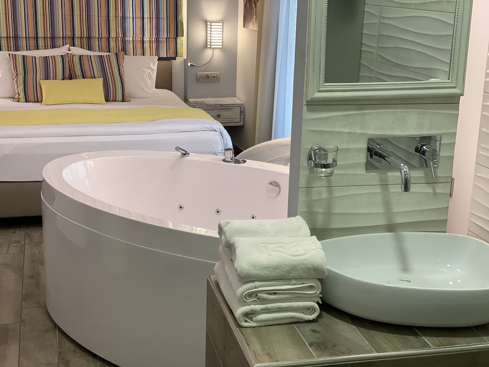 Sentido Kyknos Beach Adults Only - All inclusive — Hotel rooms in Malia