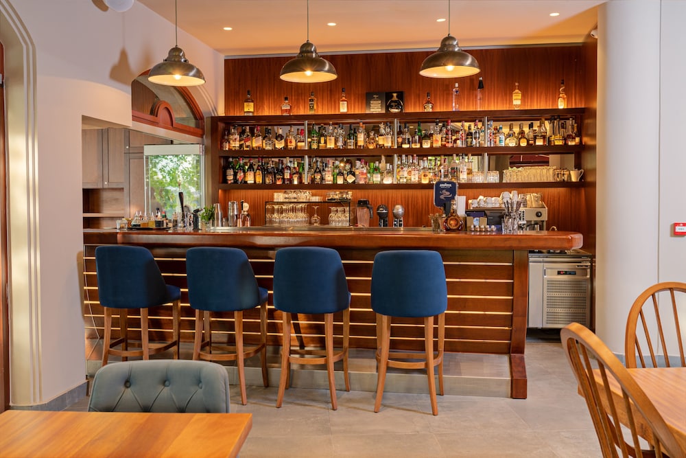 Kyma Suites Beach Hotel — Restaurant & bars in Rethymnon
