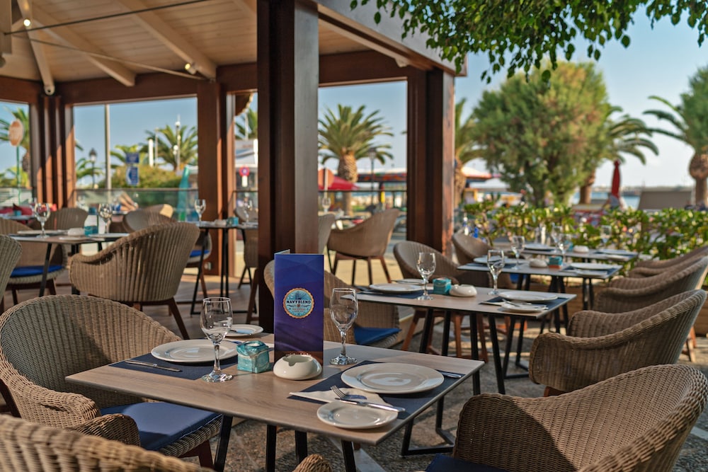 Kyma Suites Beach Hotel — Restaurant & bars in Rethymnon