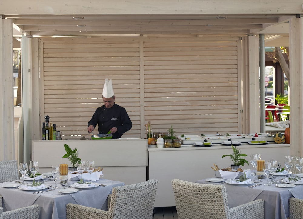 Kyma Suites Beach Hotel — Restaurant & bars in Rethymnon