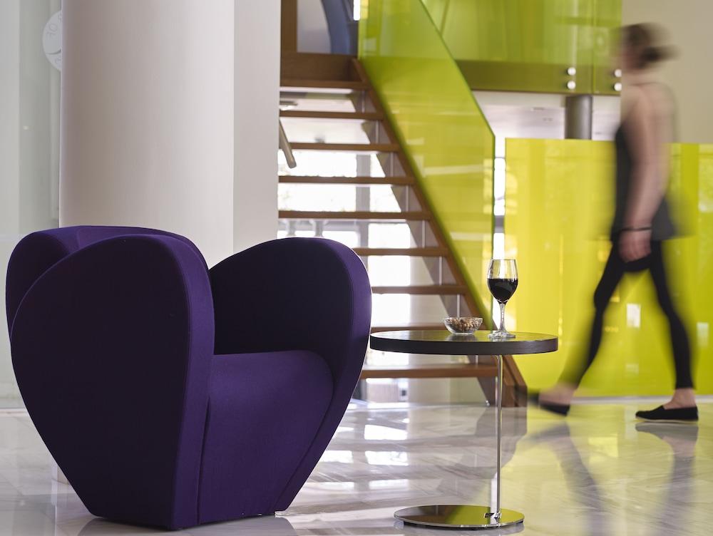 Kyma Suites Beach Hotel — Hotel building in Rethymnon