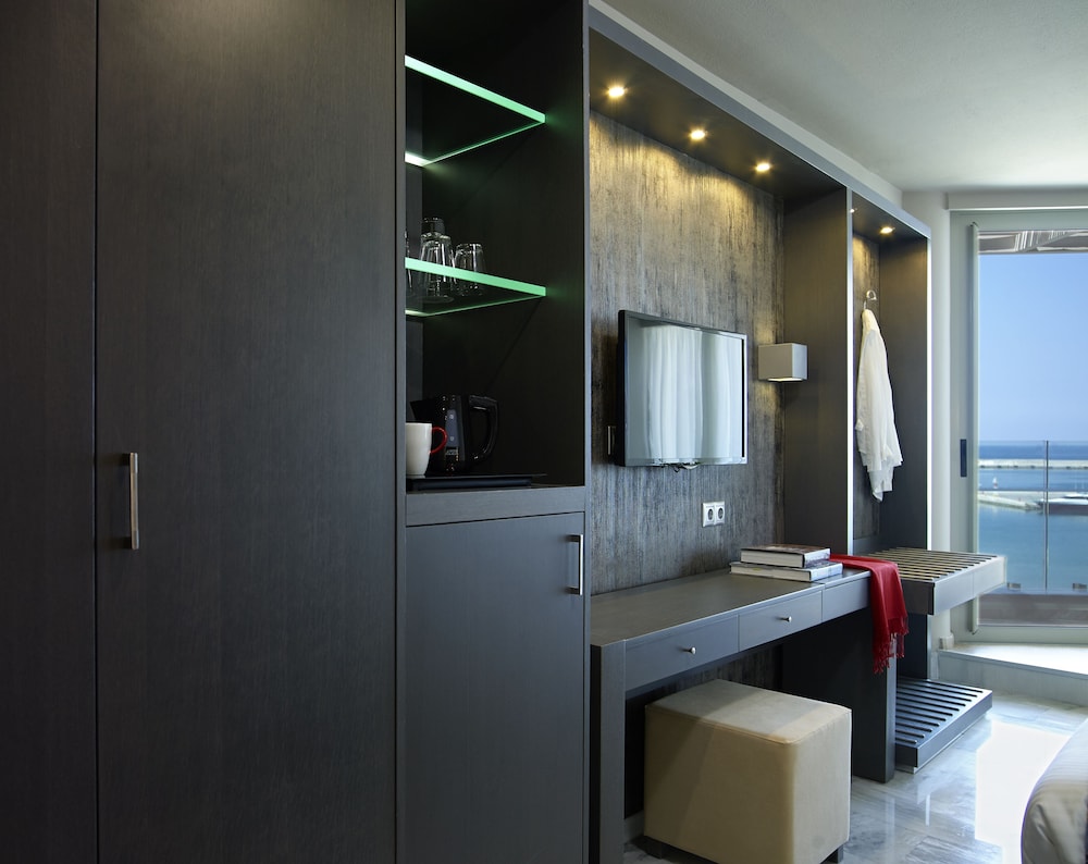 Kyma Suites Beach Hotel — Hotel rooms in Rethymnon