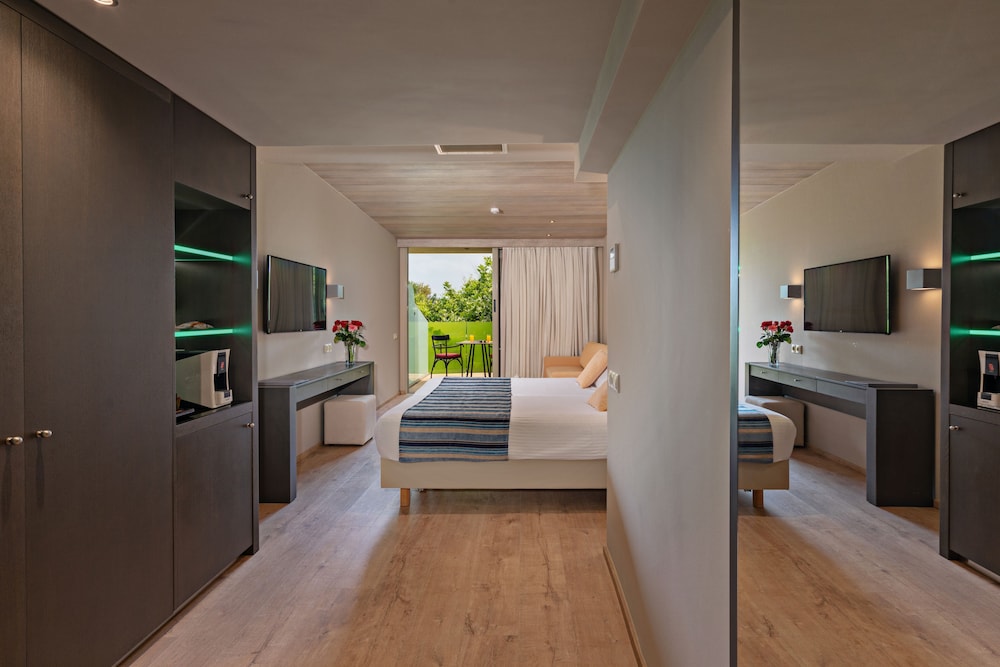 Kyma Suites Beach Hotel — Hotel rooms in Rethymnon