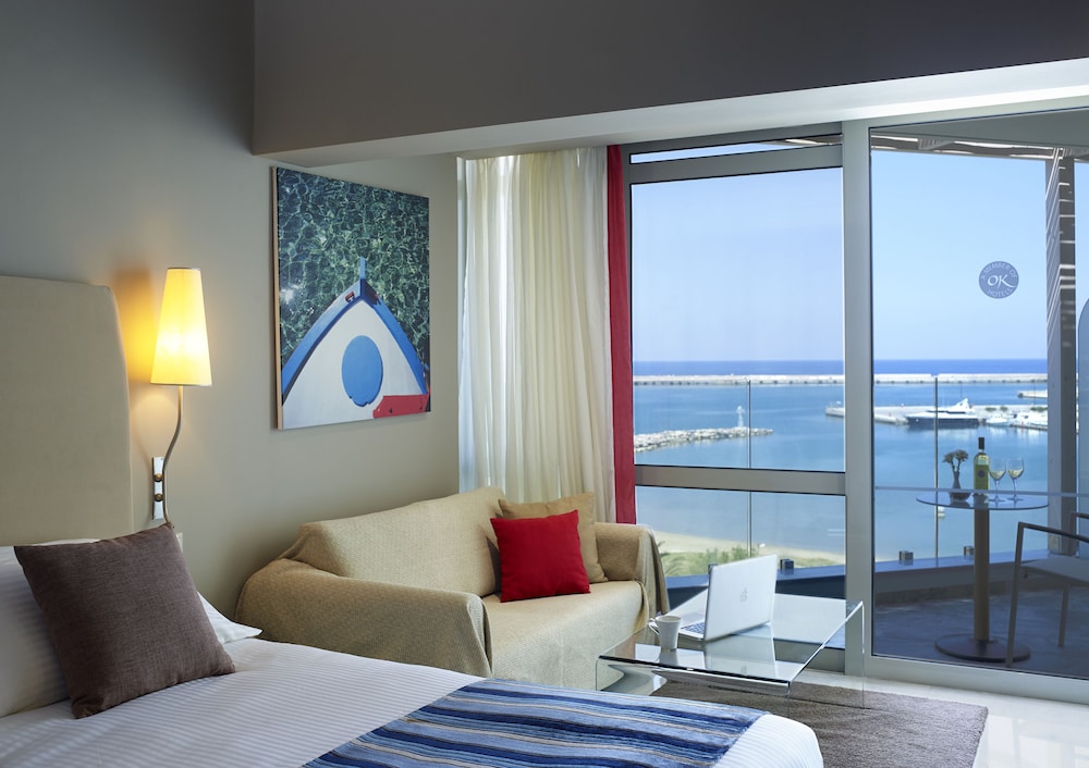 Kyma Suites Beach Hotel — Hotel rooms in Rethymnon