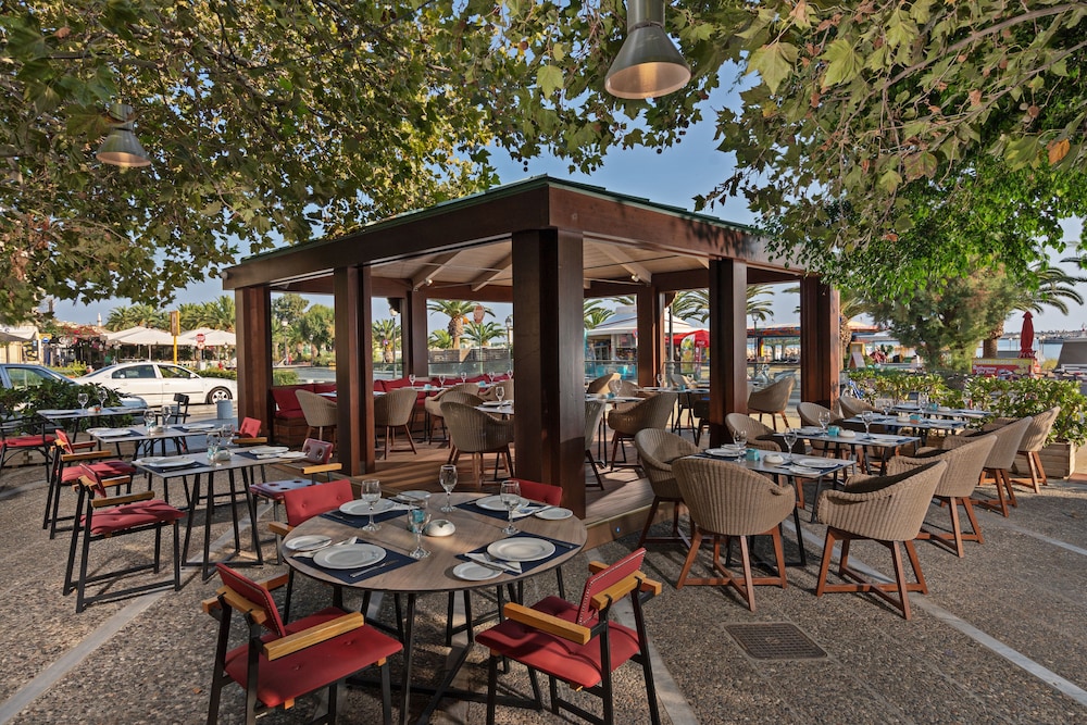Kyma Suites Beach Hotel — Restaurant & bars in Rethymnon