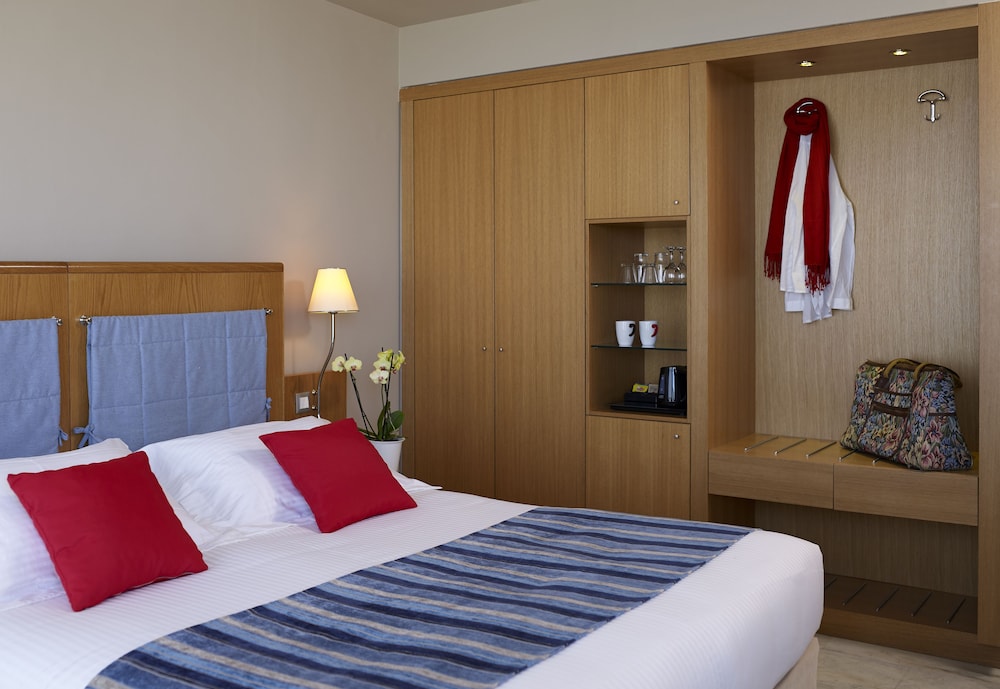 Kyma Suites Beach Hotel — Hotel rooms in Rethymnon
