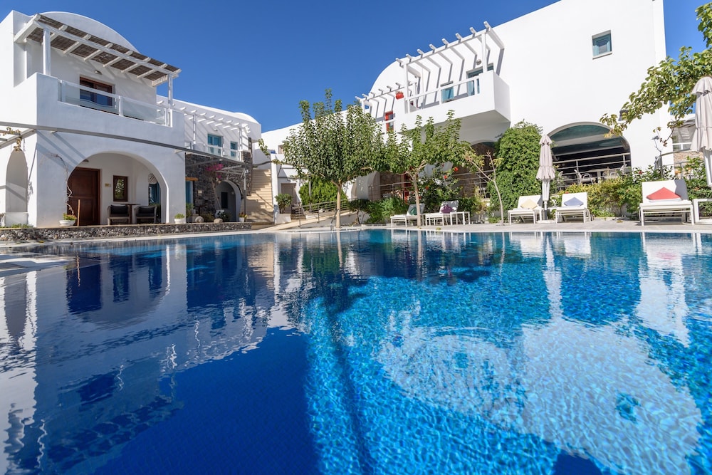 La Mer Deluxe Hotel & Spa - Adults only — Swimming pool in Kamari, South Aegean