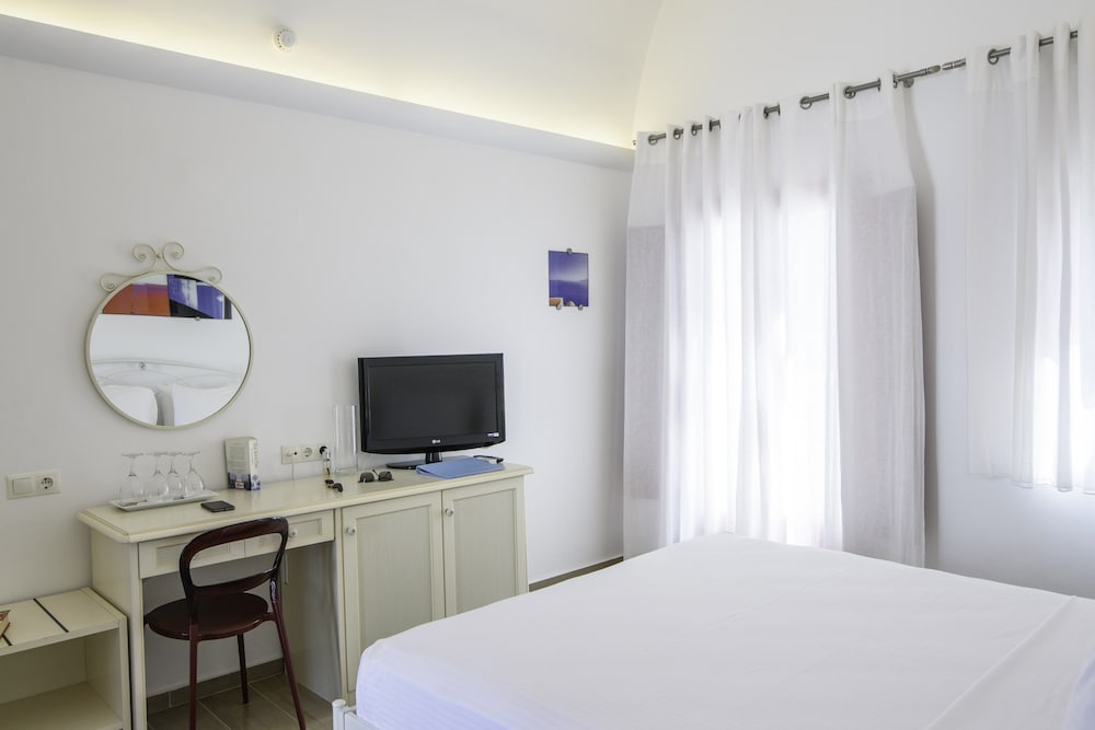 La Mer Deluxe Hotel & Spa - Adults only — Hotel rooms in Kamari, South Aegean